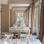 Amalia Отель 4*