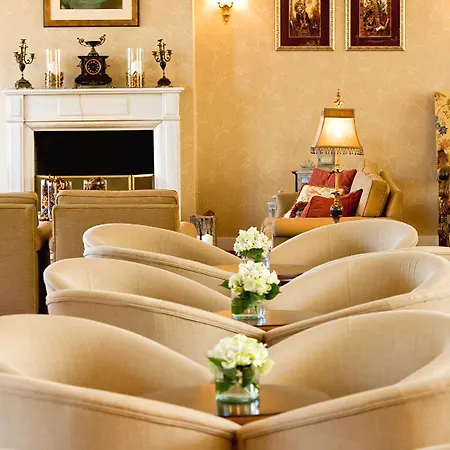 Отель Amalia 4*